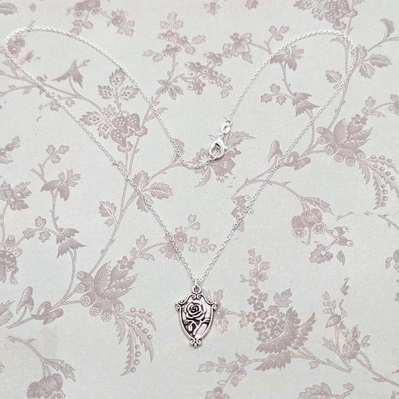 Art Nouveau Framed Rose Silver Necklace - Picture 2 of 3